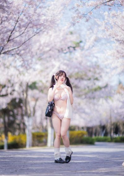 阁楼里的情人未删减版电影_720在线播放